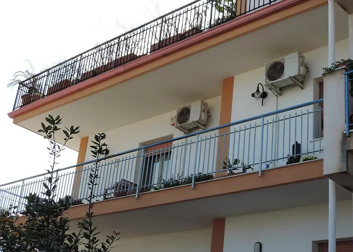 Il Girasole 3* Монделло